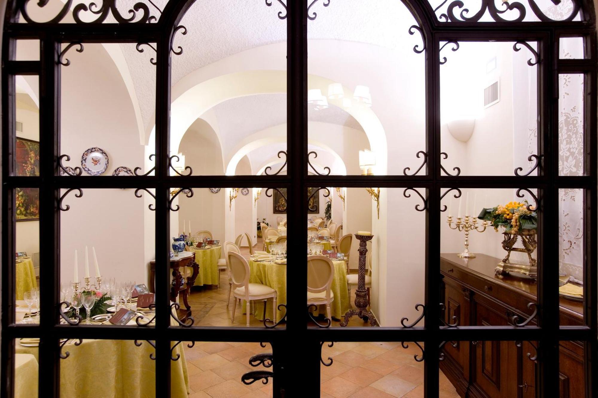 Palazzo Alabardieri Nápoles Exterior foto